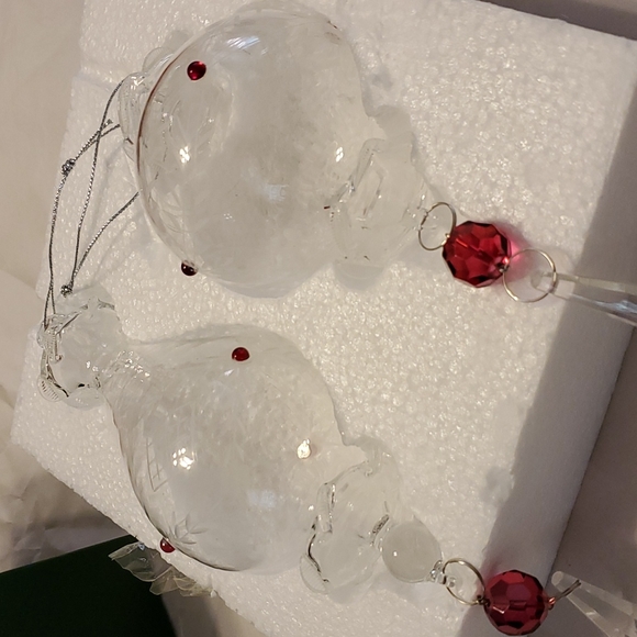 NWT, Crystal Etched,Small 3 Red Crystals around each. 1 globe,1 hurricane shape - Picture 7 of 8